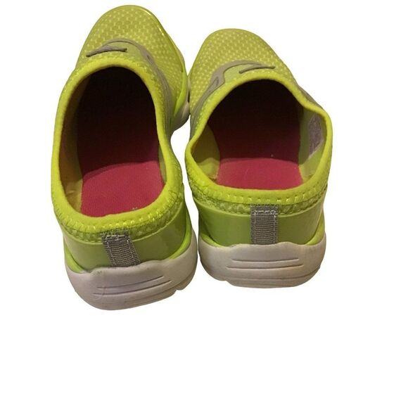 Fluorescent Green Easy Spirit Slip-On Clog - Women's 6 - Picture 4 of 6